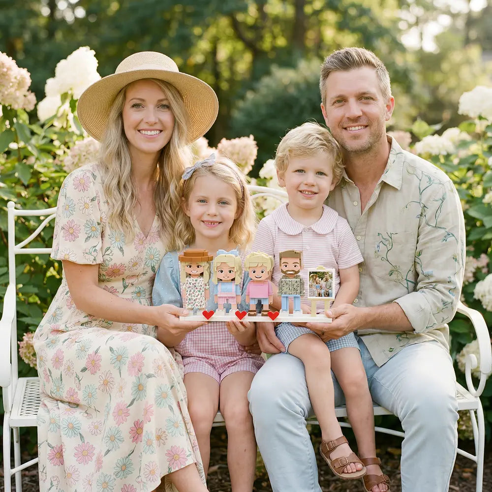 Squad | Personalized Family Gift & Custom 4-Person 3D Brick Figure