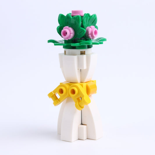 Light Pink Flower Bouquet brick scene accessory, right-side view